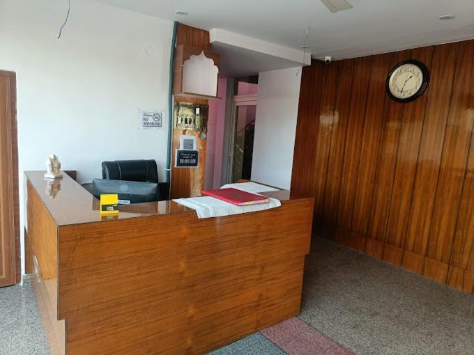 Om Hotel Rohtak Kültér fotó